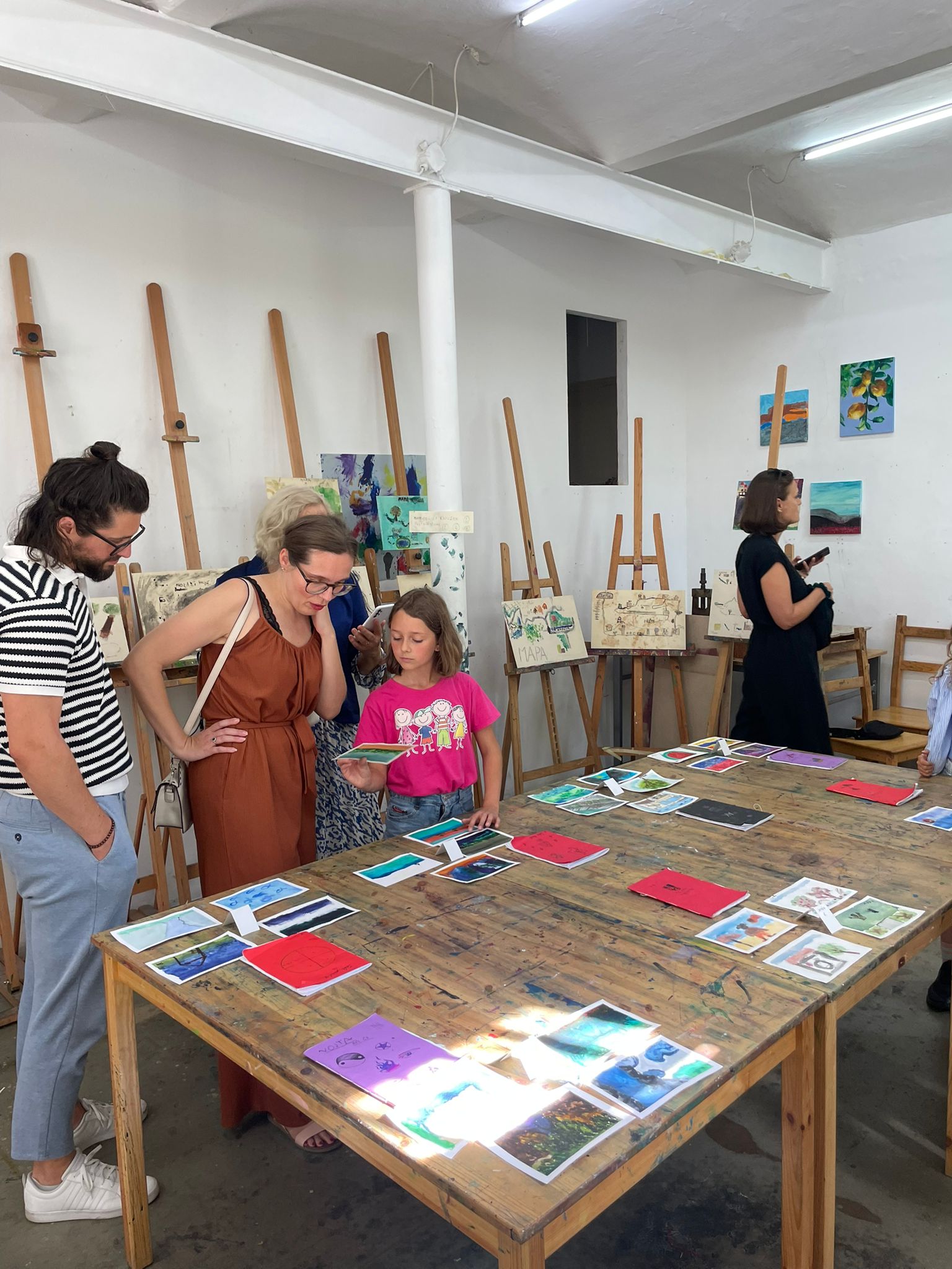 Děti na výtvarném příměstském táboře - výstava